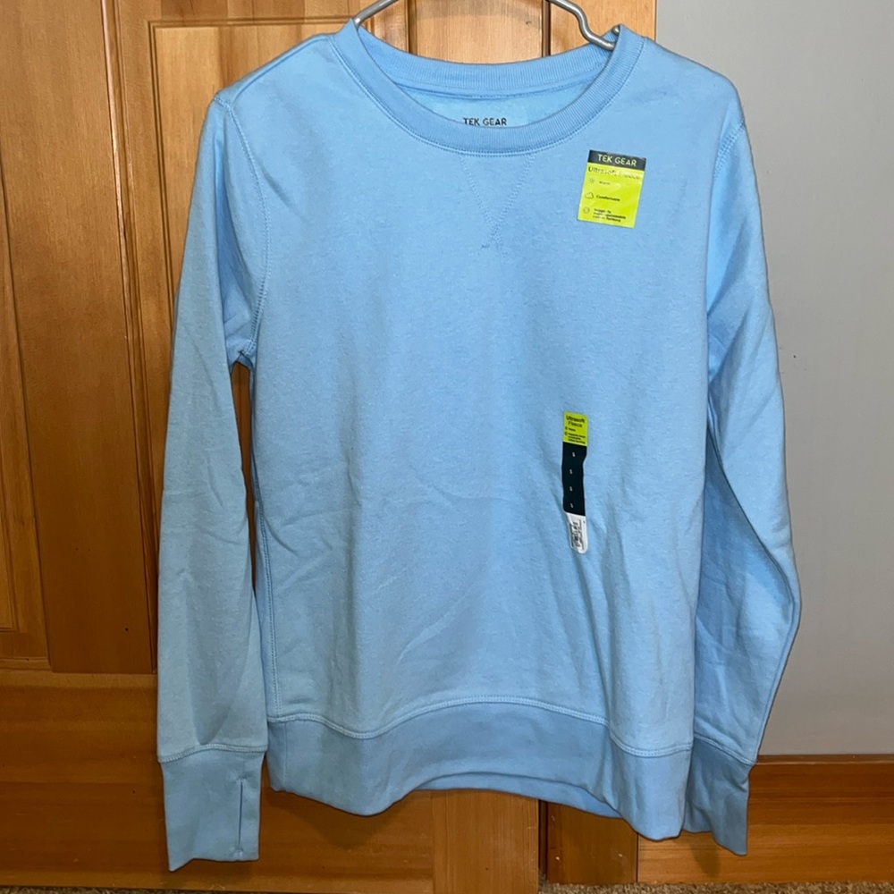 Women’s Tek Gear long sleeve.